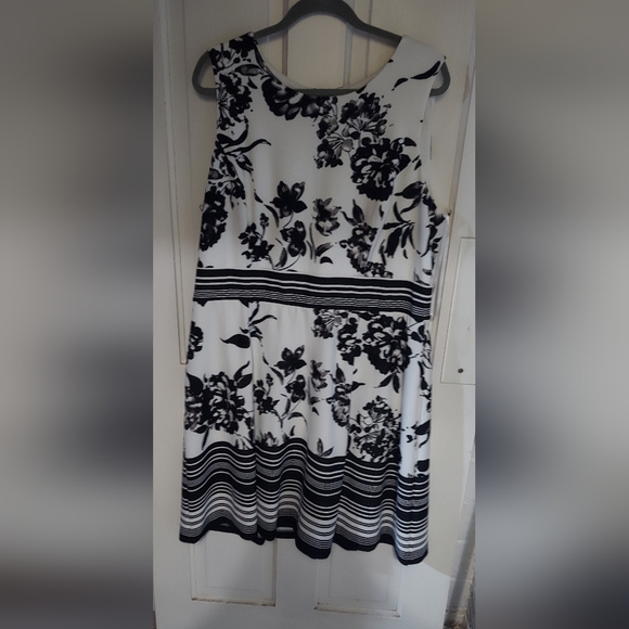 LaneBryant size 18-20 dress - Picture 3 of 3